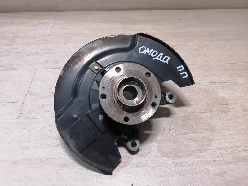 Omoda C5 кулак передний правый