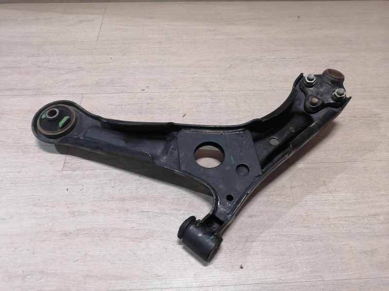 Omoda C5 рычаг передний правый