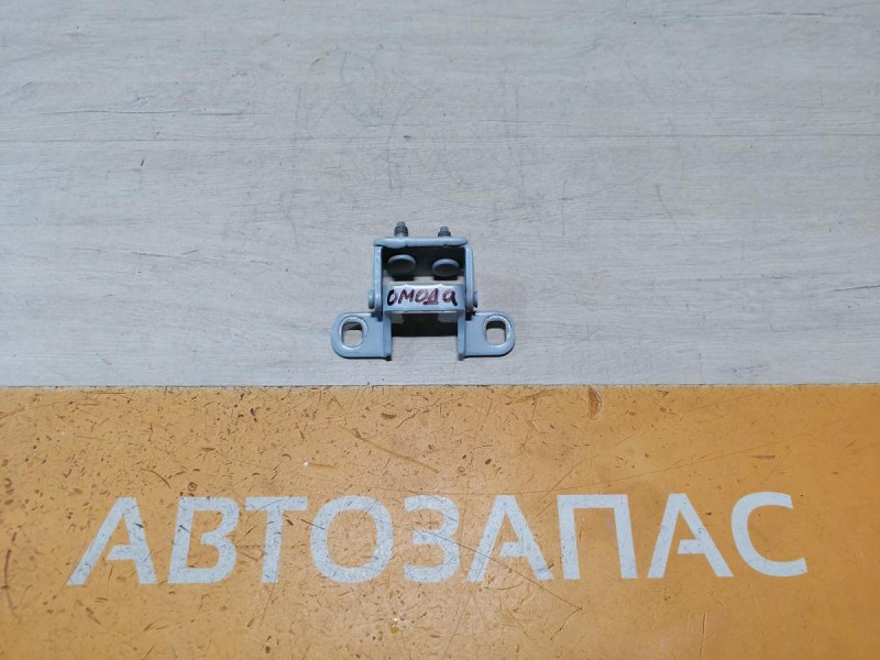 Omoda C5 петля багажника