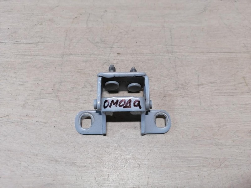 Omoda C5 петля багажника