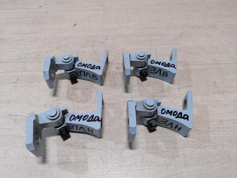 Omoda C5 петля двери левая