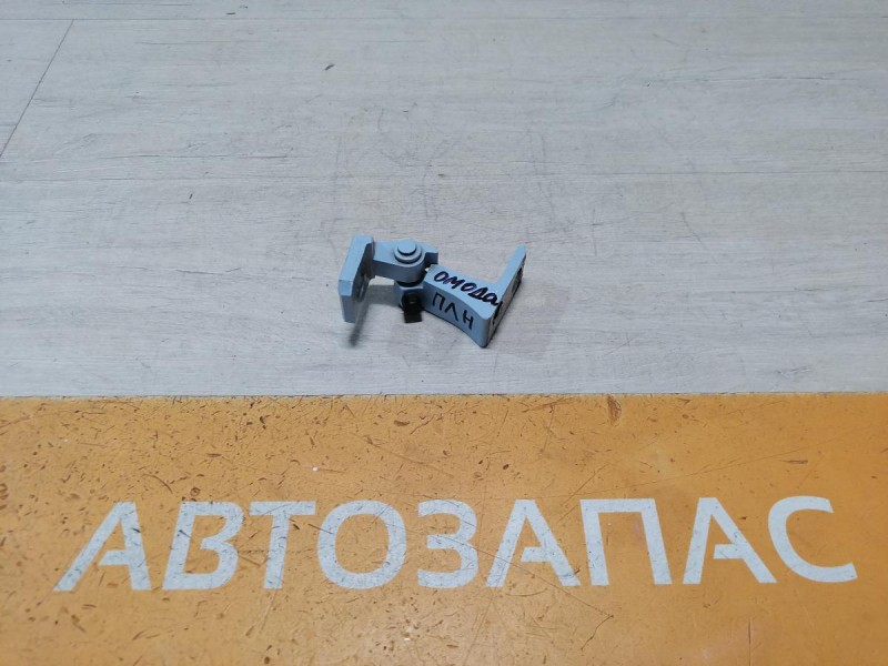 Omoda C5 петля двери левая