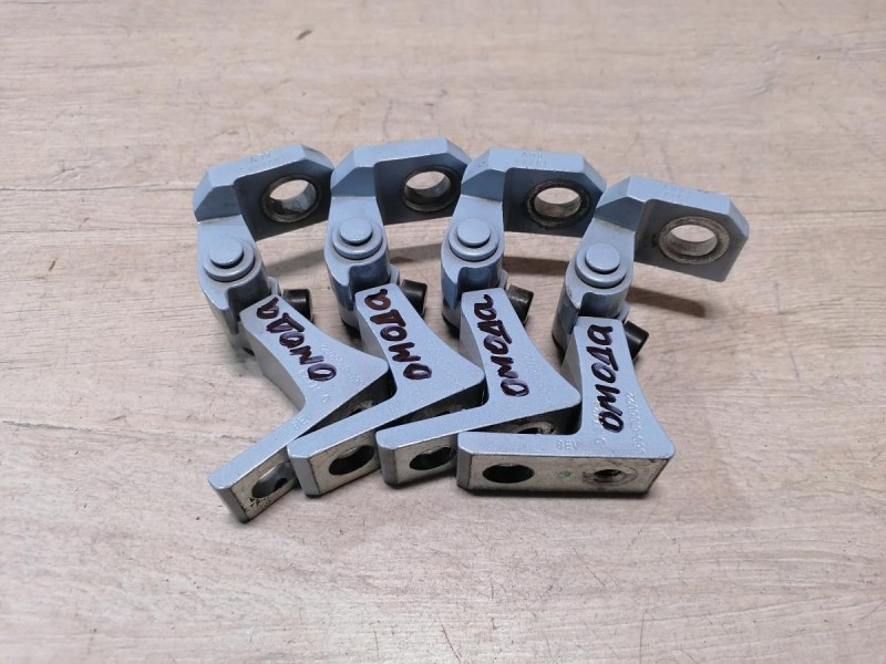 Omoda C5 петля двери правая