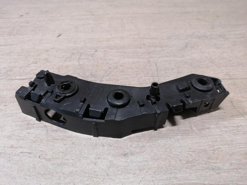 Omoda C5 крепление переднего бампера левое