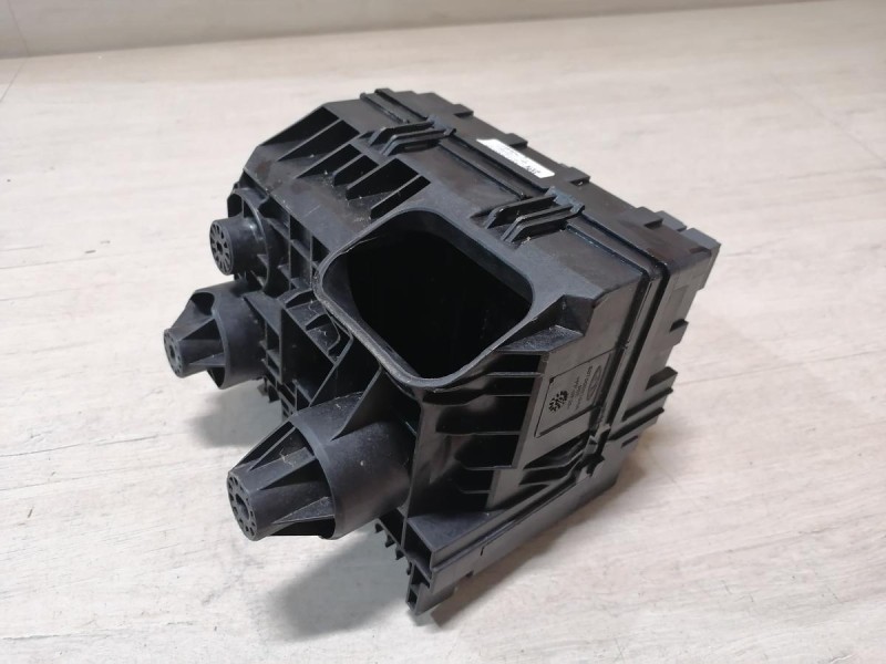 Omoda C5 блок предохранителей капота