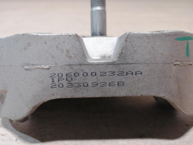 Omoda C5 кронштейн верхней подушки коробки вариатор