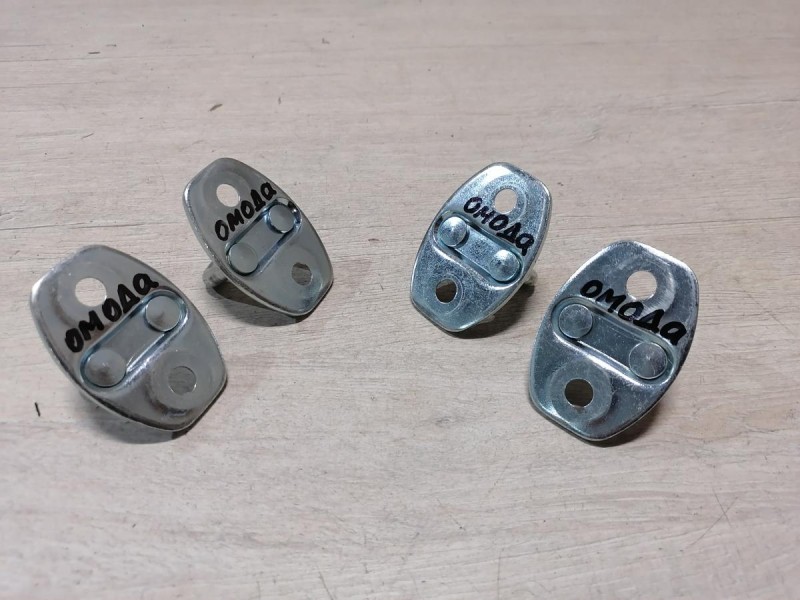 Omoda C5 петля замка двери