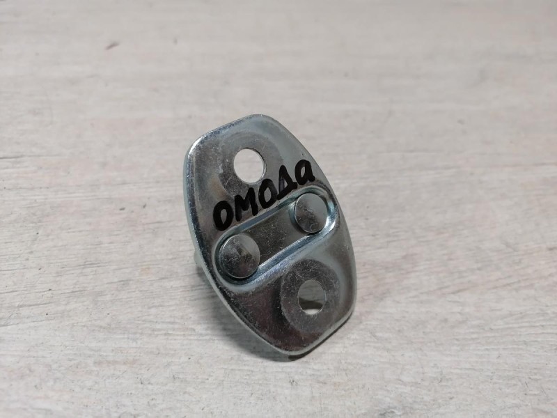 Omoda C5 петля замка двери
