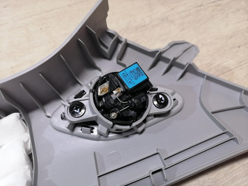 Omoda C5 обшивка передней стойки верхняя левая с пищалкой