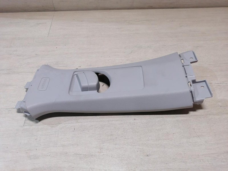 Omoda C5 обшивка средней стойки верхняя левая