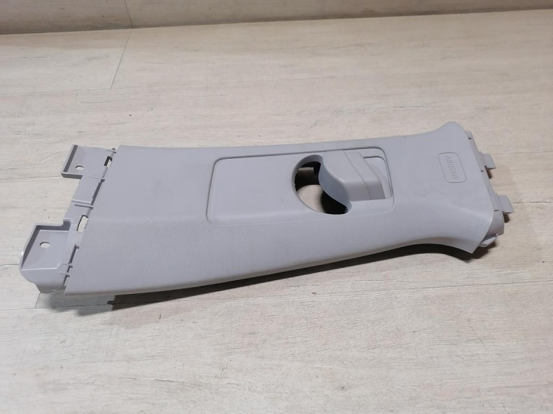 Omoda C5 обшивка средней стойки верхняя левая