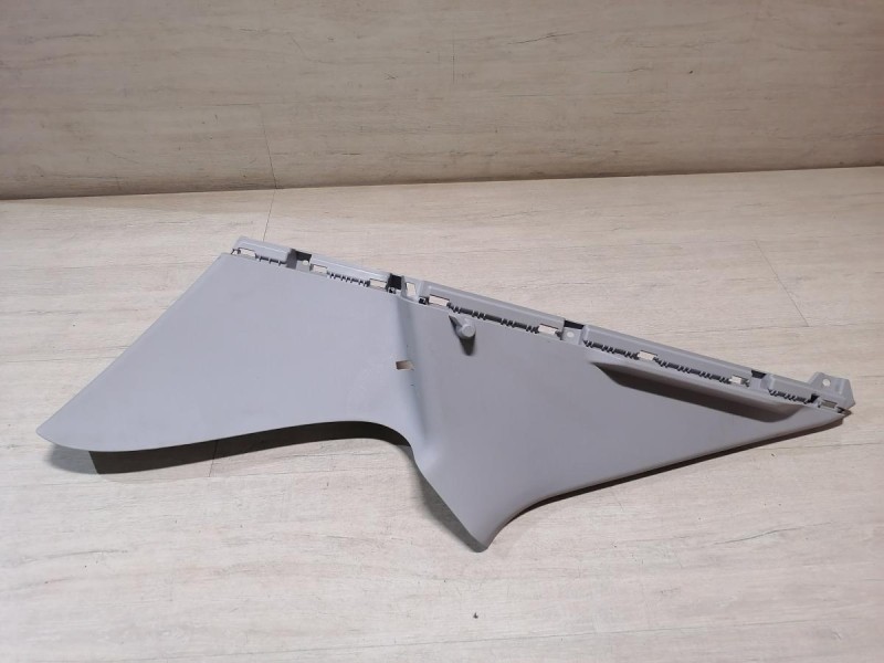 Omoda C5 обшивка задней стойки верхняя левая под полку