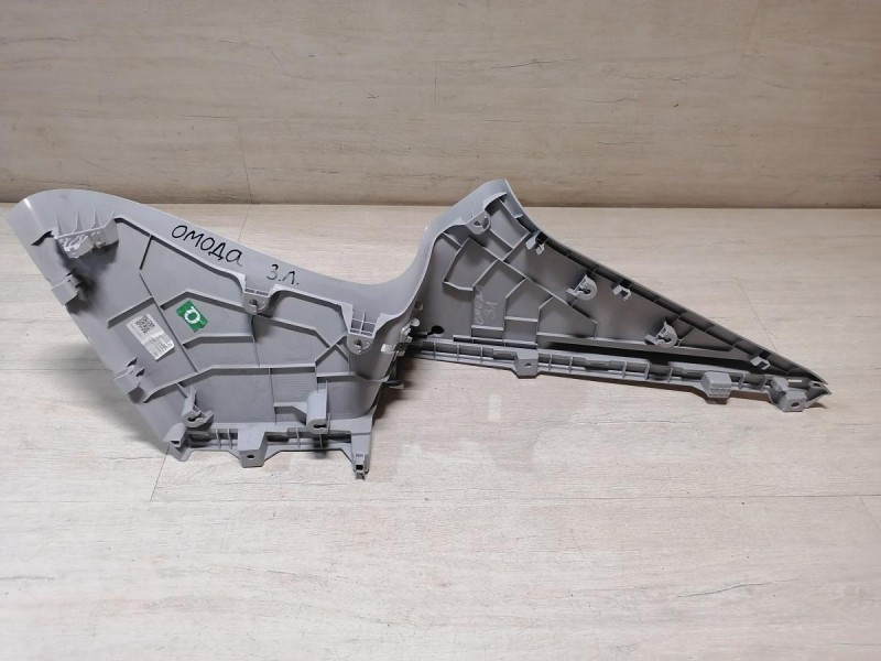 Omoda C5 обшивка задней стойки верхняя левая под полку