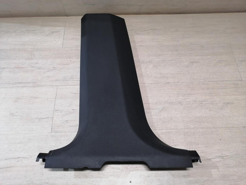 Omoda C5 обшивка средней стойки нижняя левая