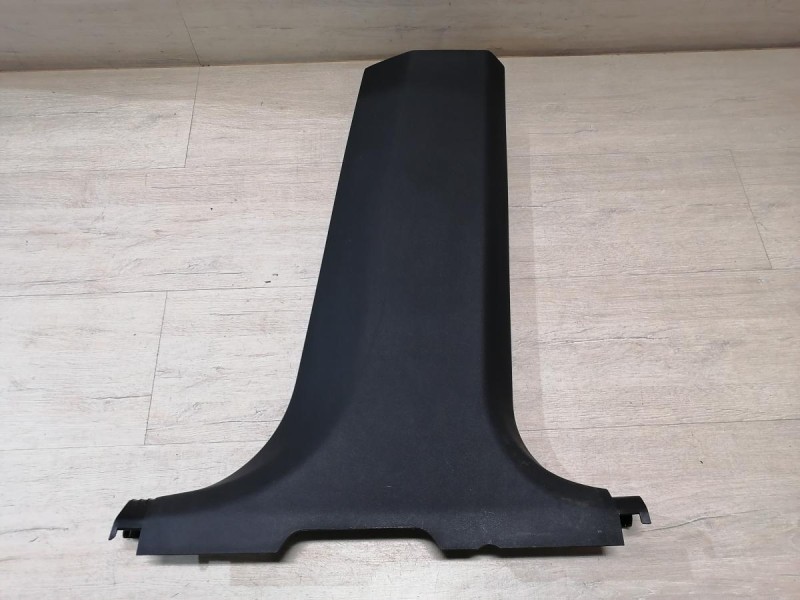 Omoda C5 обшивка средней стойки нижняя правая