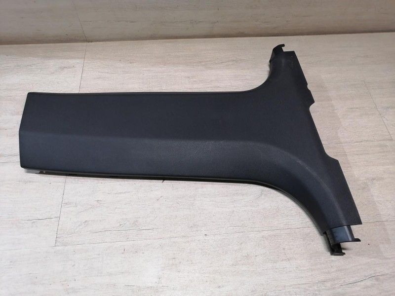 Omoda C5 обшивка средней стойки нижняя правая