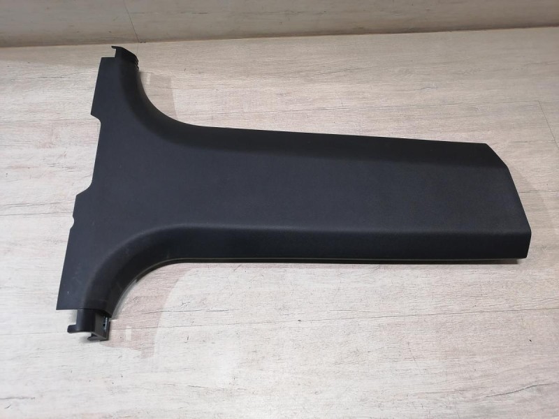 Omoda C5 обшивка средней стойки нижняя правая