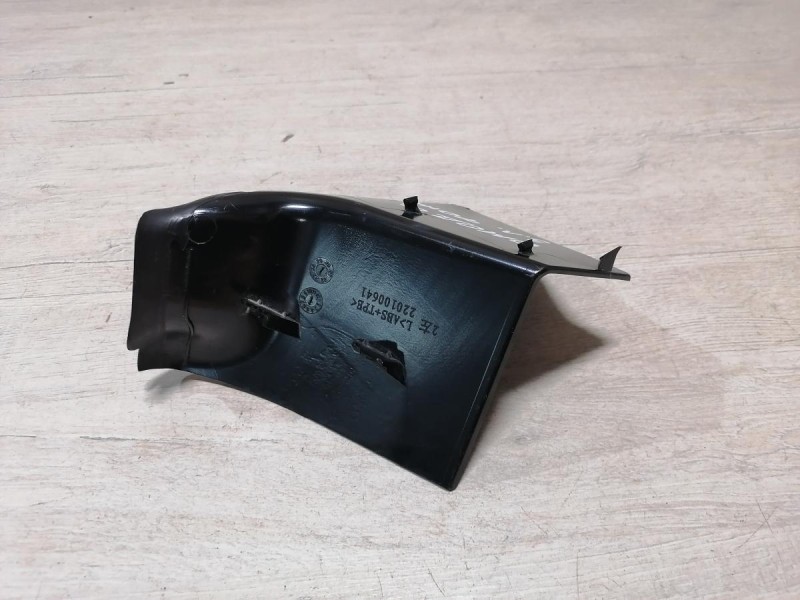 Omoda C5 накладка фонаря задняя левая