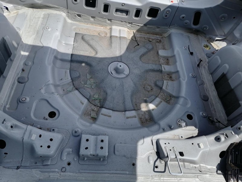 Omoda C5 панель задняя ниша под запаску