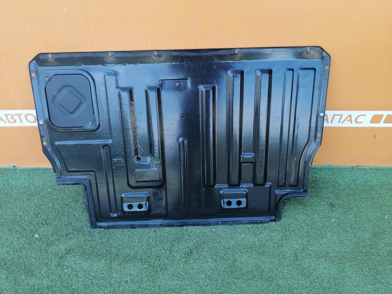 Niva №6 крышка бензобака в салоне