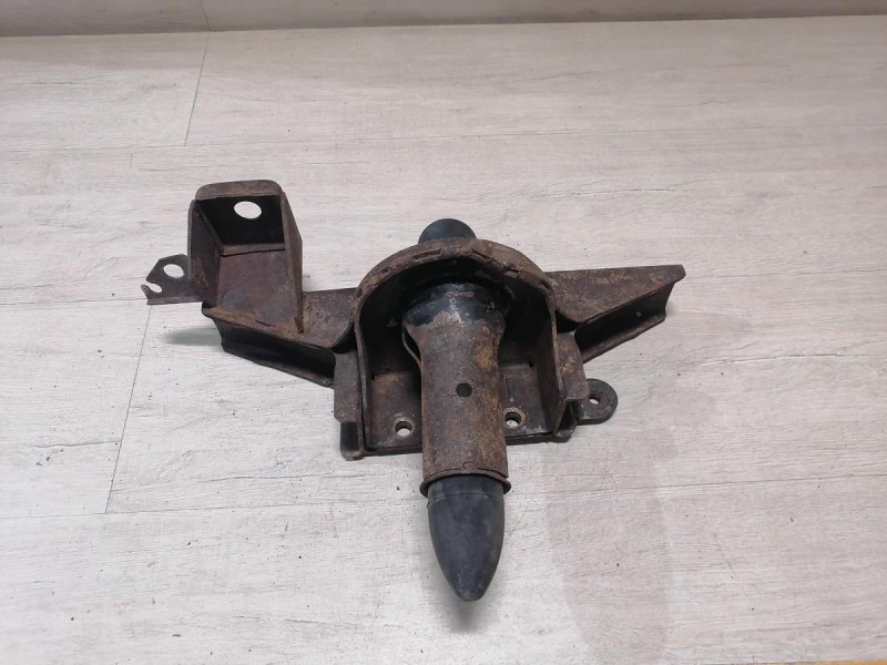 Niva №6 кронштейн рычаг под пружину амортизатор передний правый