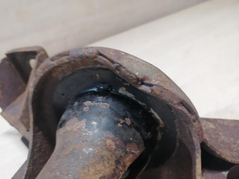 Niva №6 кронштейн рычаг под пружину амортизатор передний правый