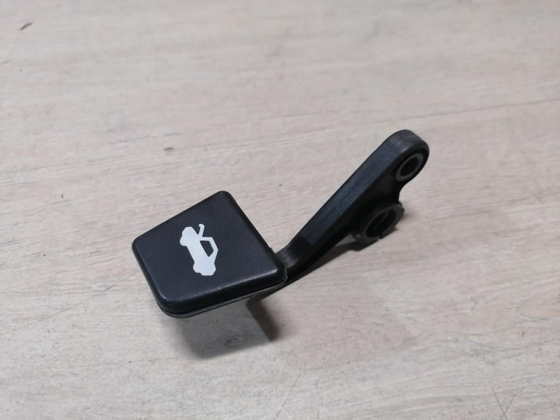 Niva №6 ручка открывания капота в салоне