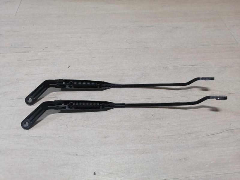 Niva №6 поводок дворника левый