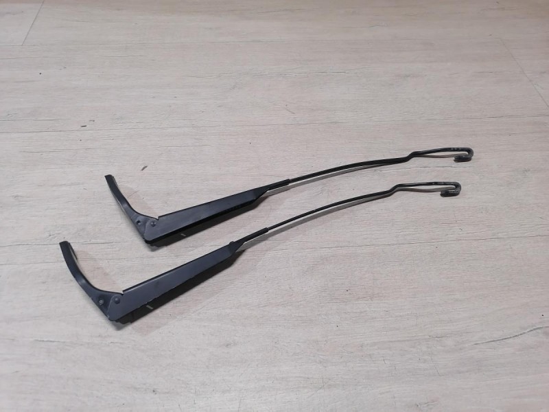 Niva №6 поводок дворника правый