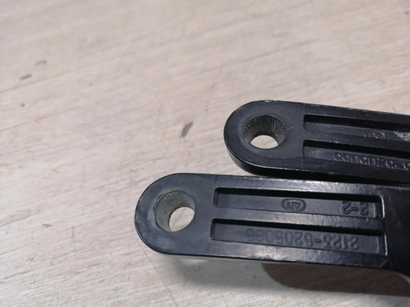 Niva №6 поводок дворника правый