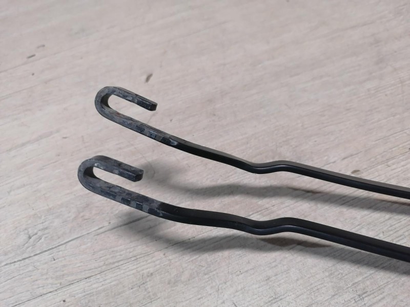 Niva №6 поводок дворника правый