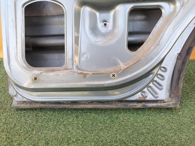 Niva №6 дверь задняя правая деф