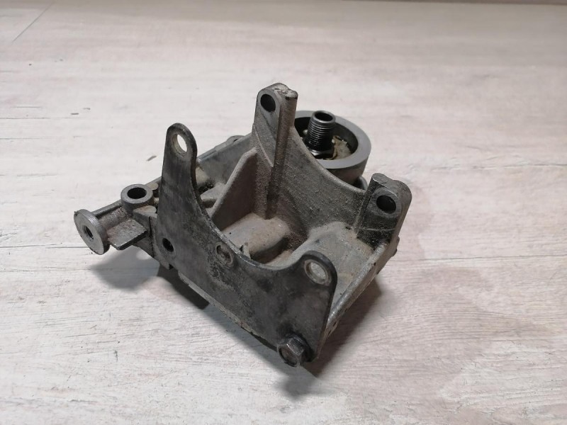 Niva №6 кронштейн ГУР