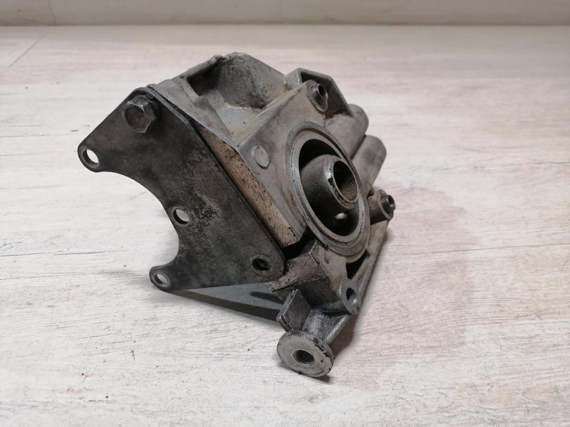 Niva №6 кронштейн ГУР