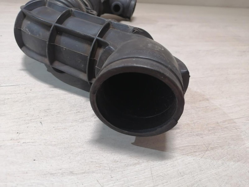 Niva №6 патрубок воздушного фильтра дроссельной заслонки деф