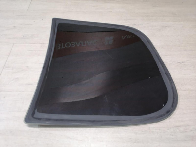 Niva №6 форточка правая