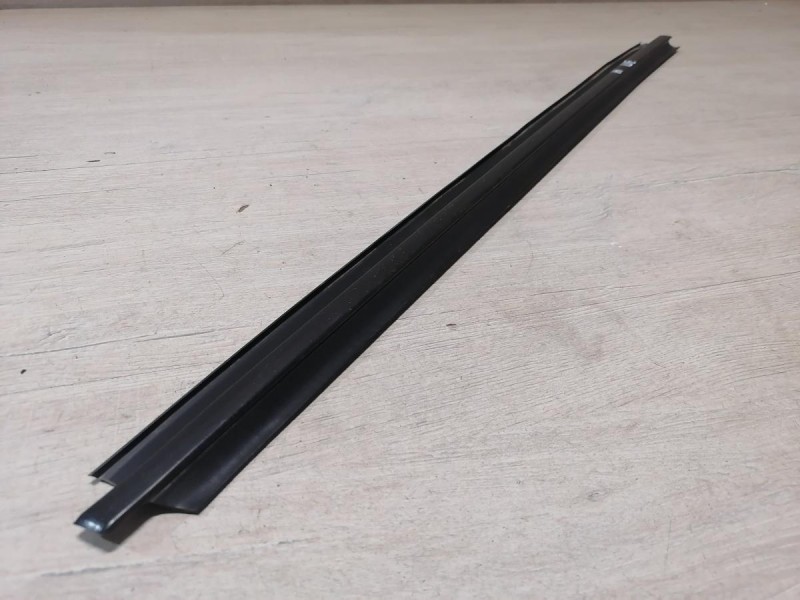 Niva №6 бархотка наружная задняя правая