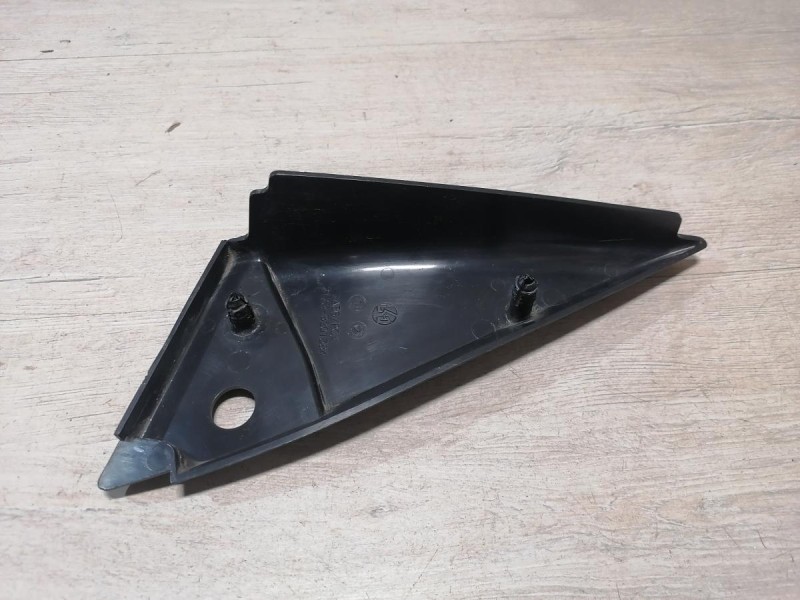 Niva №6 заглушка зеркала правая