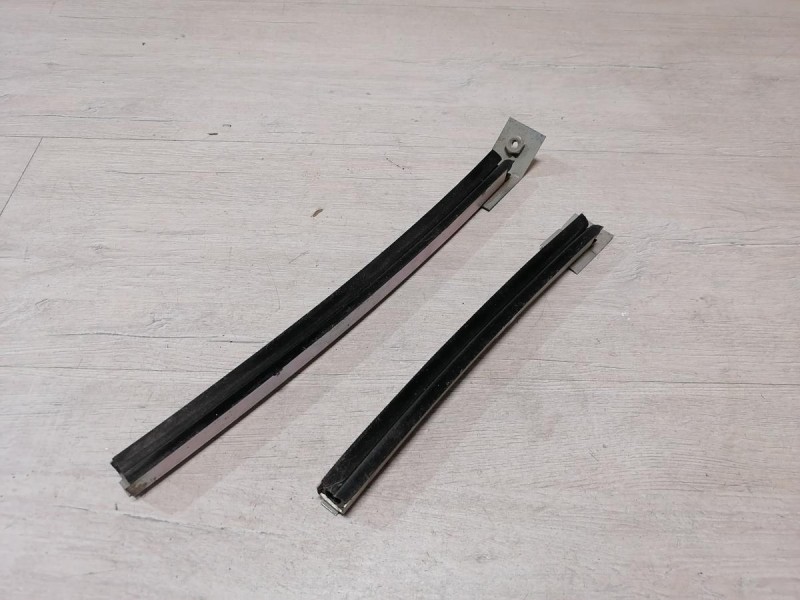 Niva №6 направляющая стекла двери задняя правая