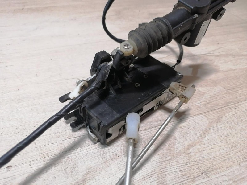 Niva №6 замок двери передний правый