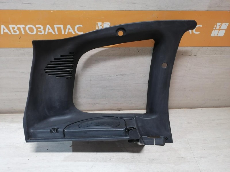 Niva №6 обшивка задней стойки форточки левая