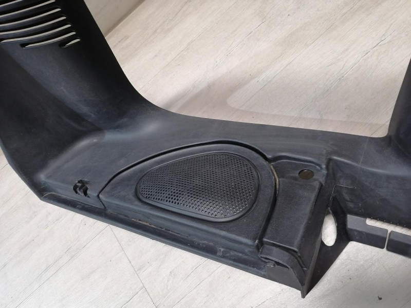 Niva №6 обшивка задней стойки форточки левая