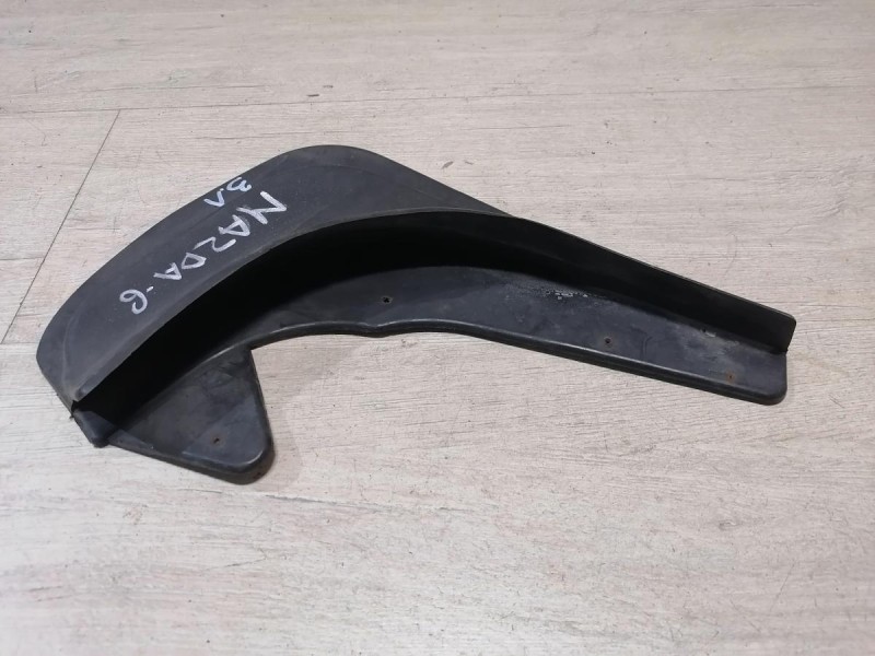 Mazda 6 GG брызговик задний левый
