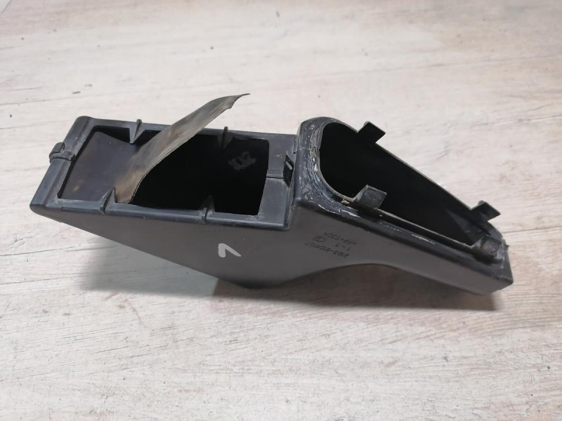 Niva №6 решетка вентиляции багажника левая