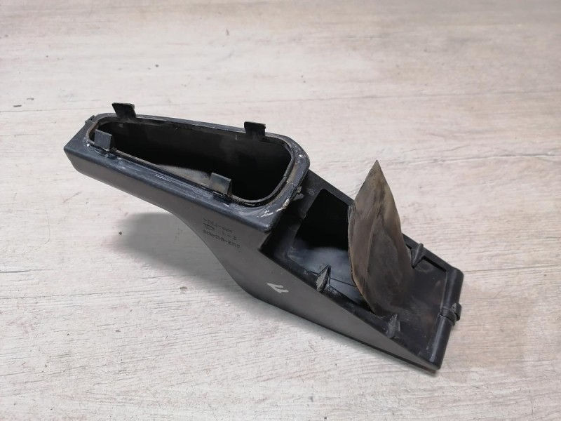 Niva №6 решетка вентиляции багажника правая