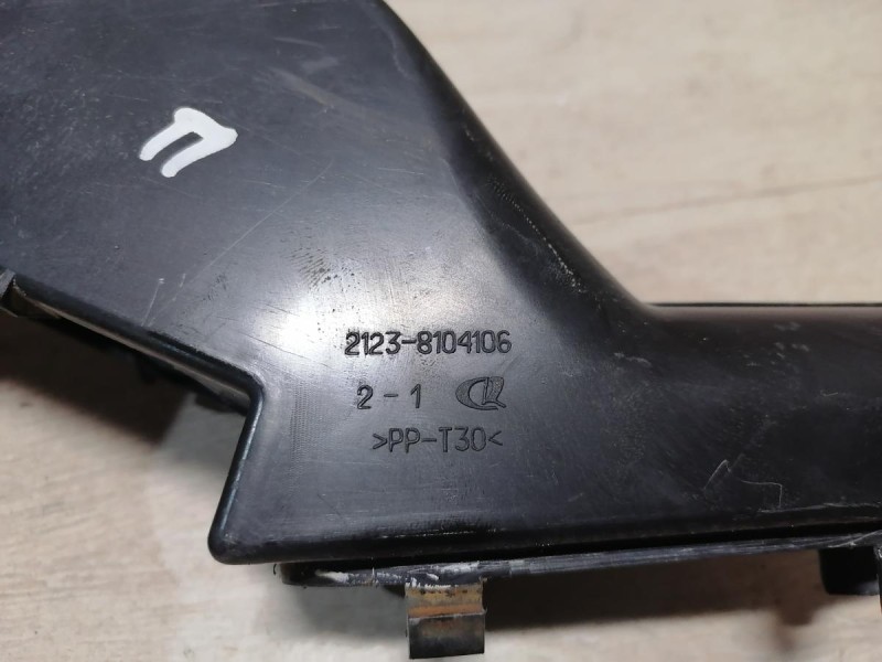 Niva №6 решетка вентиляции багажника правая