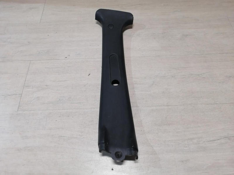 Niva №6 обшивка средней стойки верхняя левая