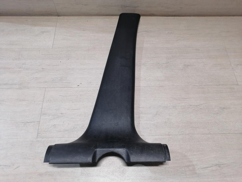 Niva №6 обшивка средней стойки нижняя правая