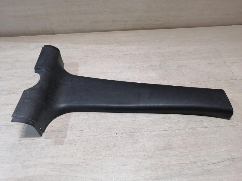 Niva №6 обшивка средней стойки нижняя правая