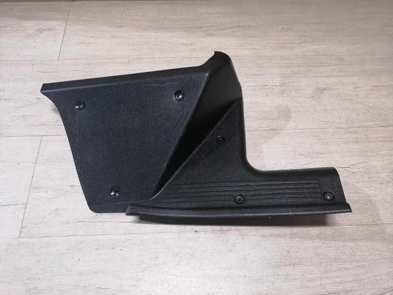 Niva №6 обшивка порога задняя правая